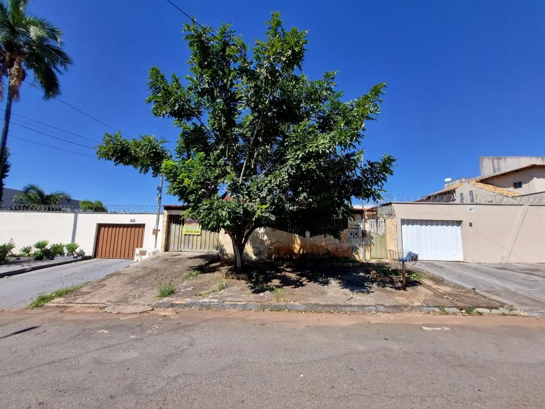 Casa à venda em excelente localização – Amplo terreno e grande potencial de valo...