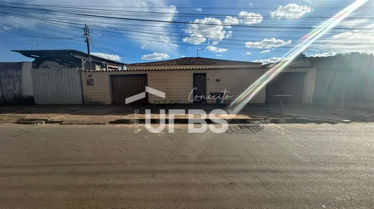 COD U-0033234 - Casa a venda no Jardim Guanabara, bem localizada, proximo a Aven...