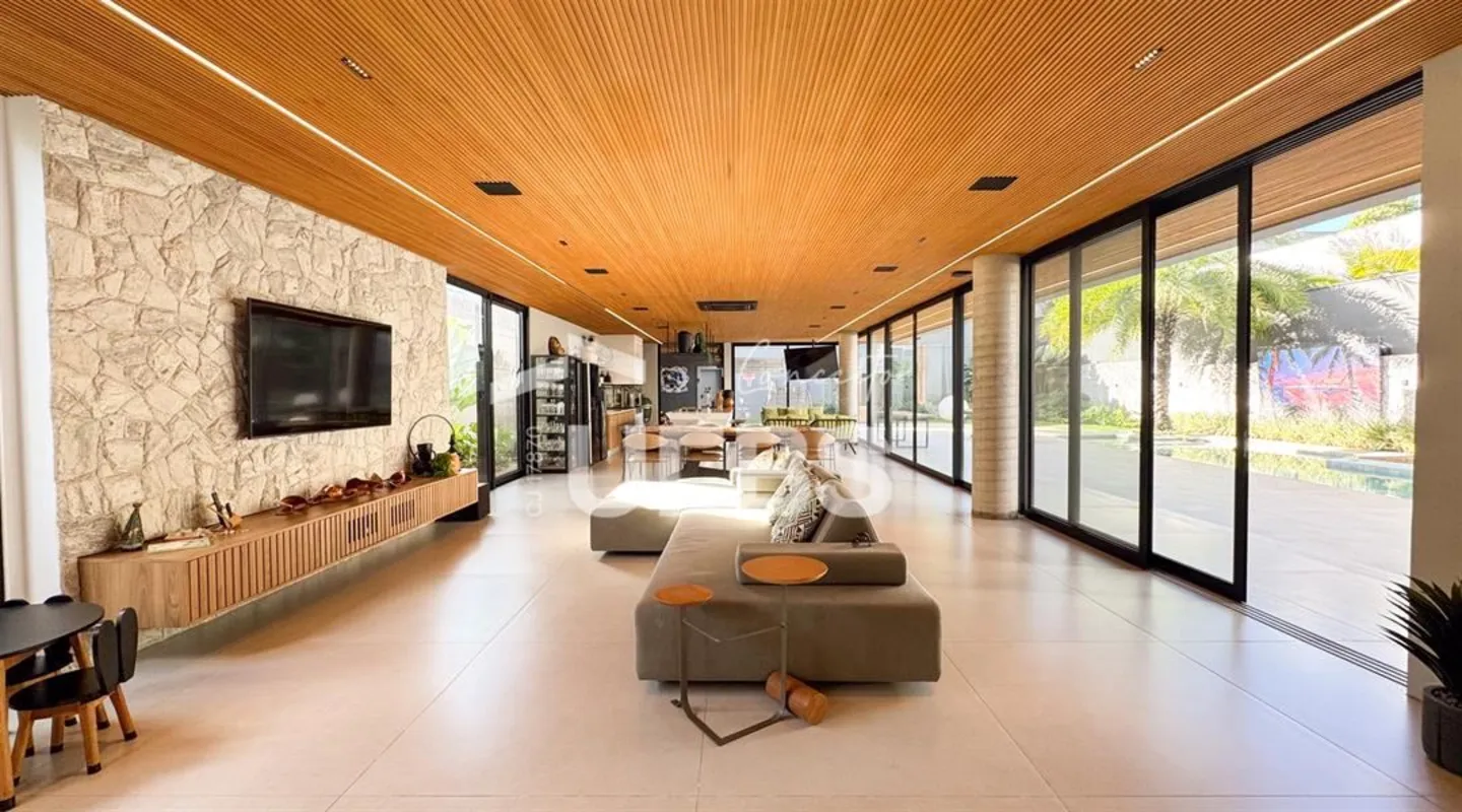COD U-0032710 - SOBRADO JARDINS MONIQUE- 660 m² de área construída em um terreno...