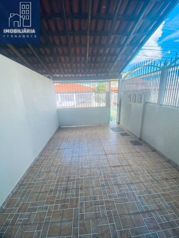 IMOBILIÁRIA FERNANDES aluga excelente casa na Quadra 13 do Setor Leste, a mesma ...