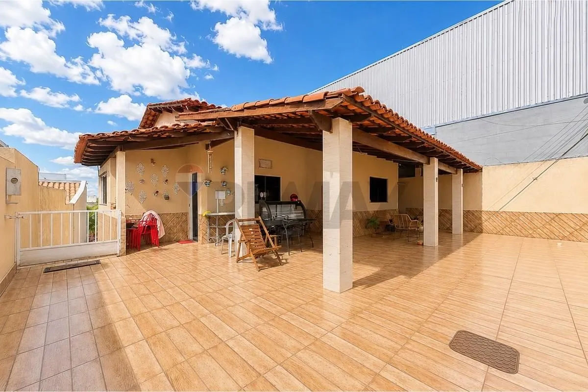 CASA À VENDA NA RUA 3C VICENTE PIRES 3 QUARTOSExcelente oportunidade para morar ...