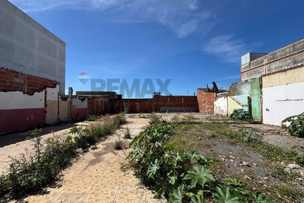 Lote com 320m2 Riacho Fundo II Frente para Avenida PrincipalIdeal para Morar, In...