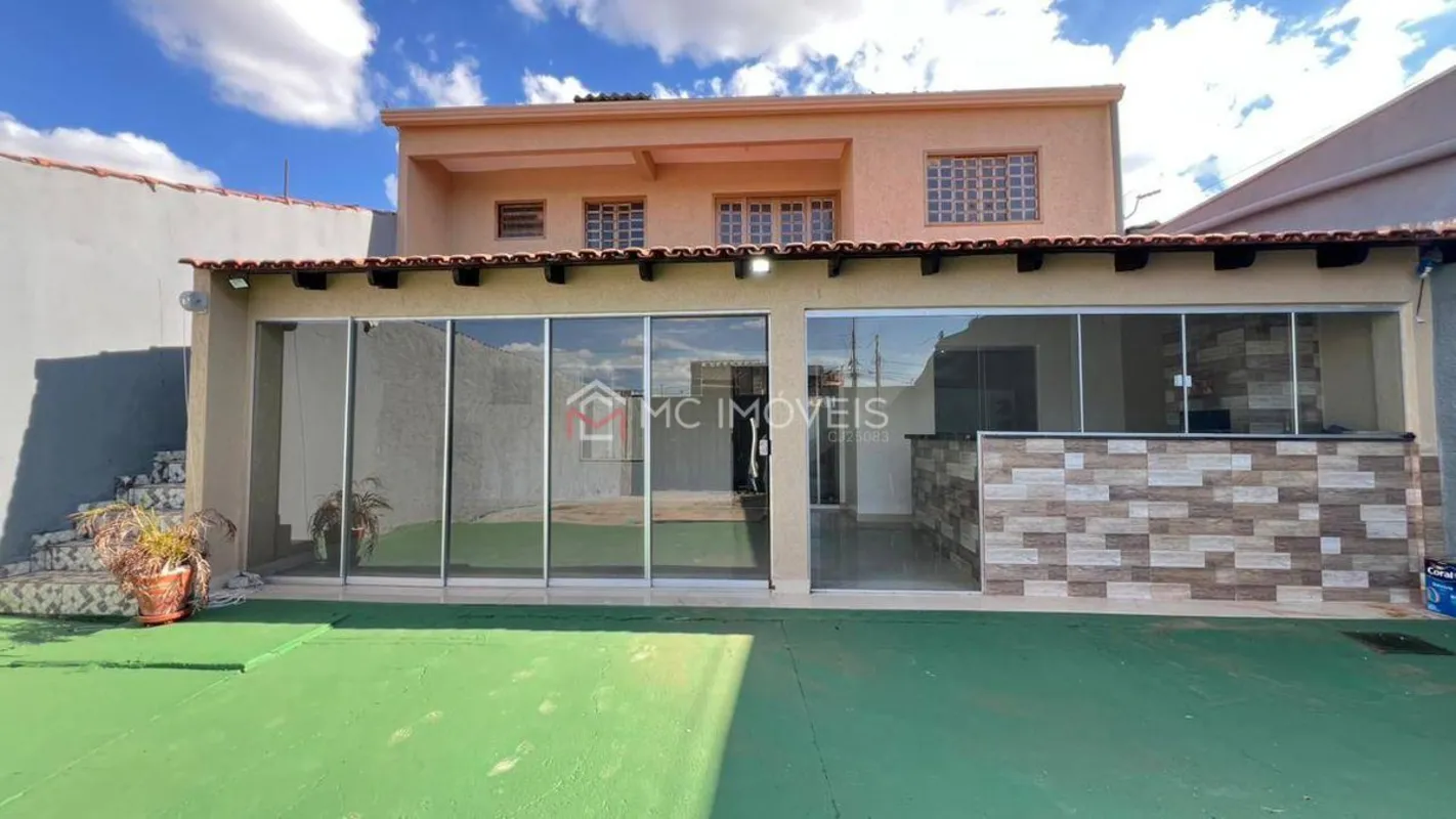 Sobrado à Venda na QNM 26 Conjunto G – Ceilândia Norte | 4 Quartos | Espaço Gour...