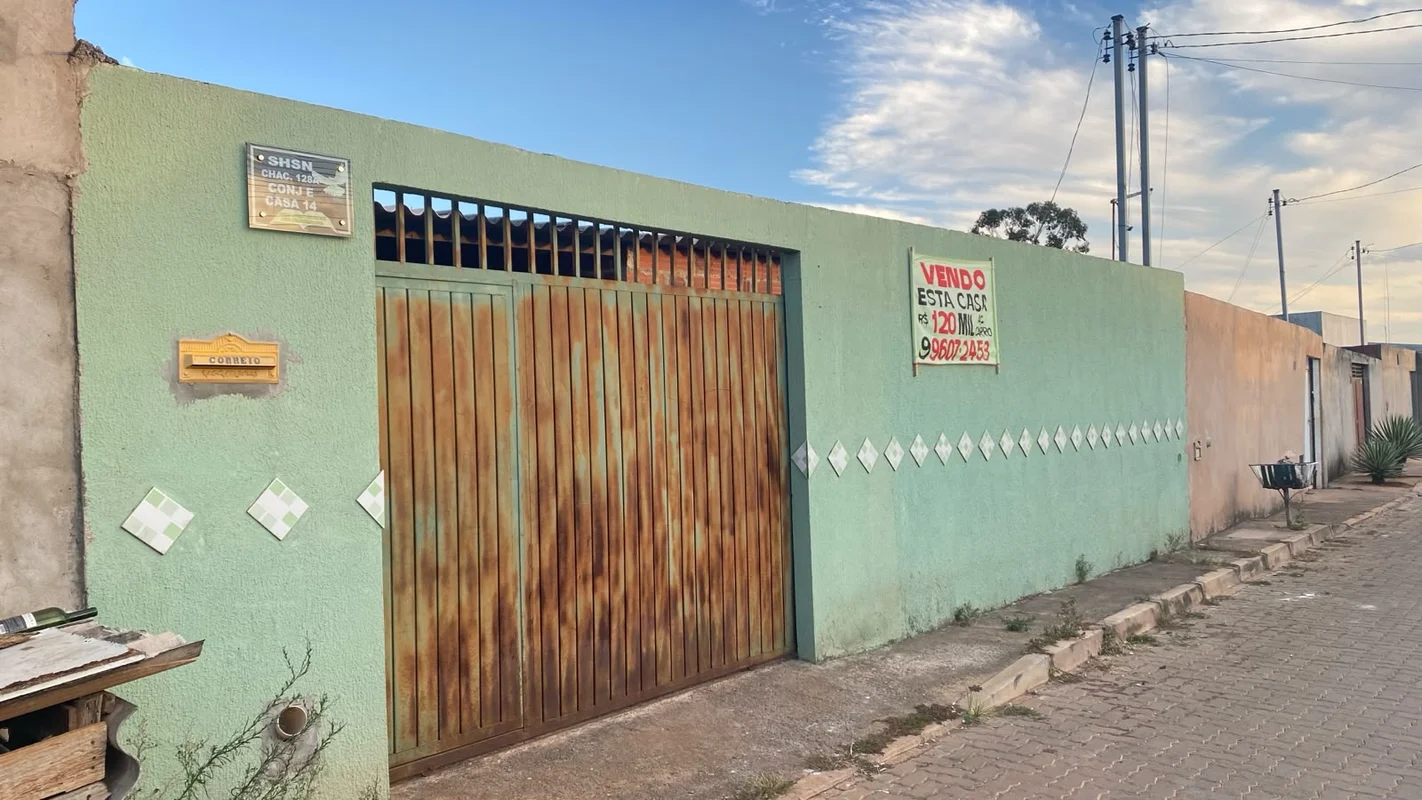 * - VENDO LOTE COM CASA (INACABADA), NO SHSN, SOL NASCENTE; * - LOTE COM 180M²;*...