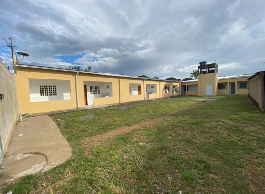 Excelente opção de investimento. Terreno de 680m² contendo 5 kitnetes novas de 5...