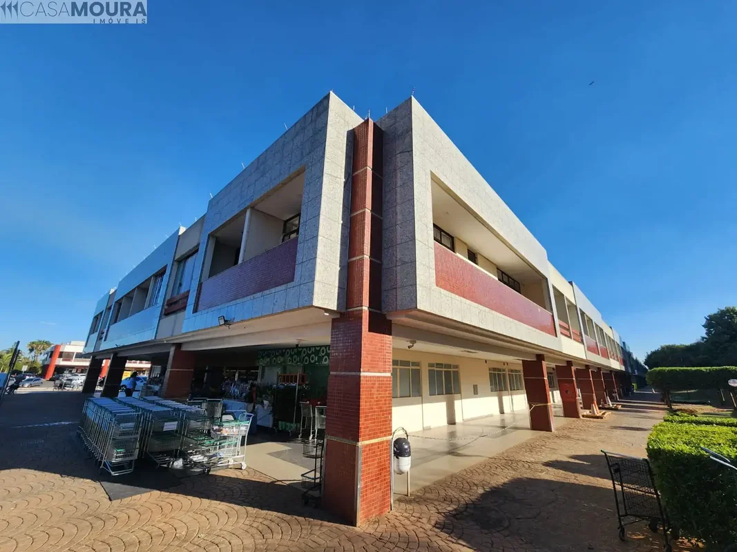Ótimo apartamento de canto, localização privilegiada no Sudoeste, 1º andar, vist...