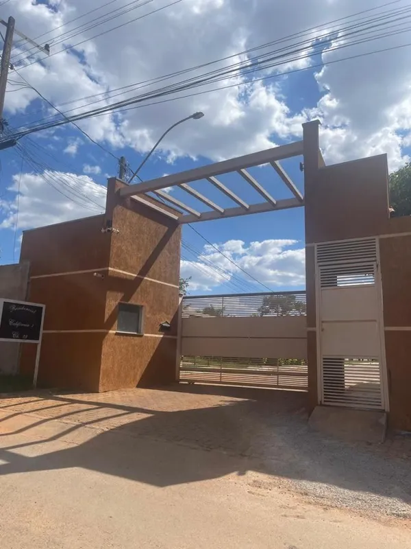 Casa na Ponte Alta Norte em lote de 400 metros.Condomínio antigo e consolidado, ...