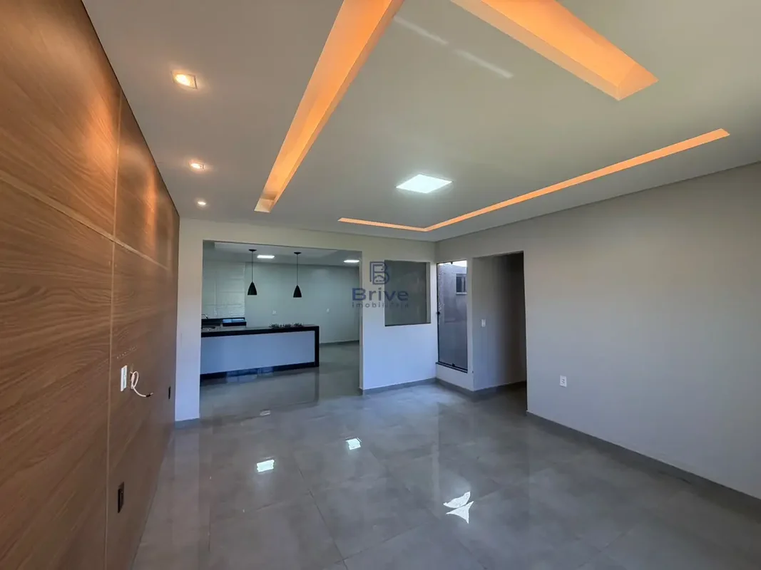 Casa na Ponte Alta Norte, na Alameda dos Ipês, em condomínio fechado, com ambien...
