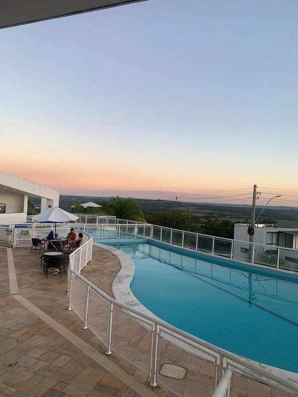 Excelente terreno com área de 970 m² ,na parte alta do Residencial, de esquina, ...