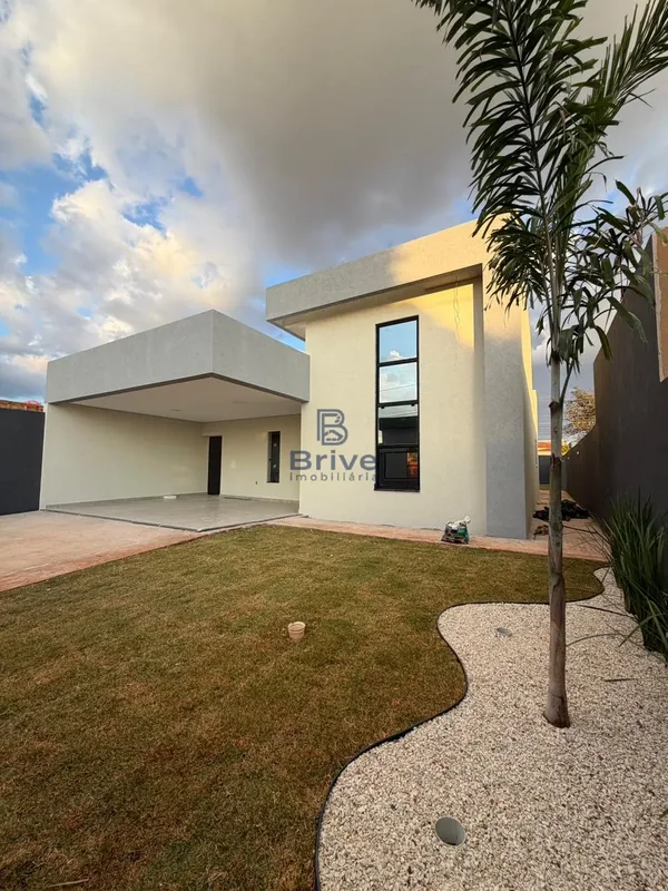 Casa na Ponte Alta Norte, na Alameda dos Ipês, em condomínio fechado, com projet...