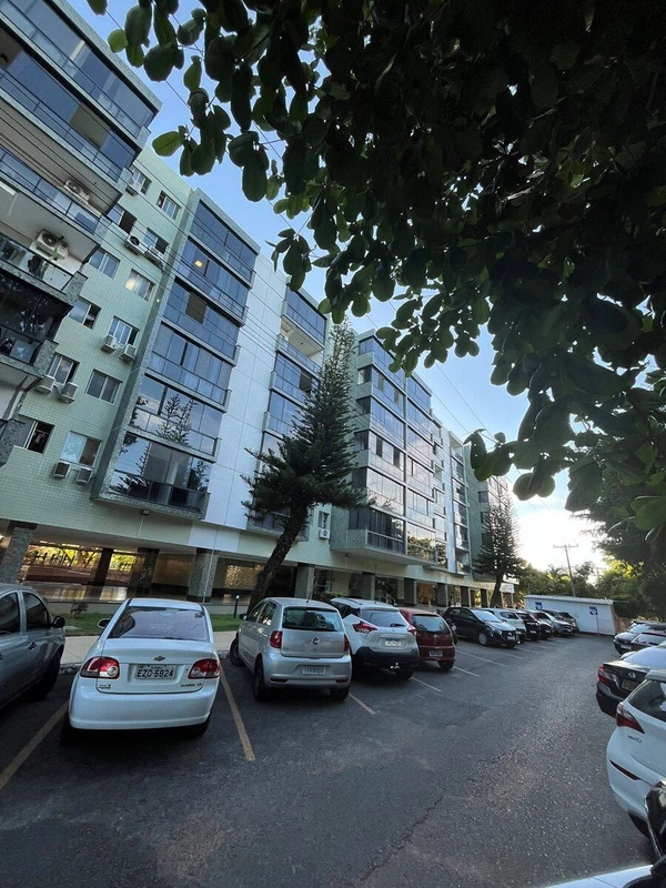 Alugo SQN 210 bloco B, Apt 106, prédio bem localizado e reformado!Apartamento co...