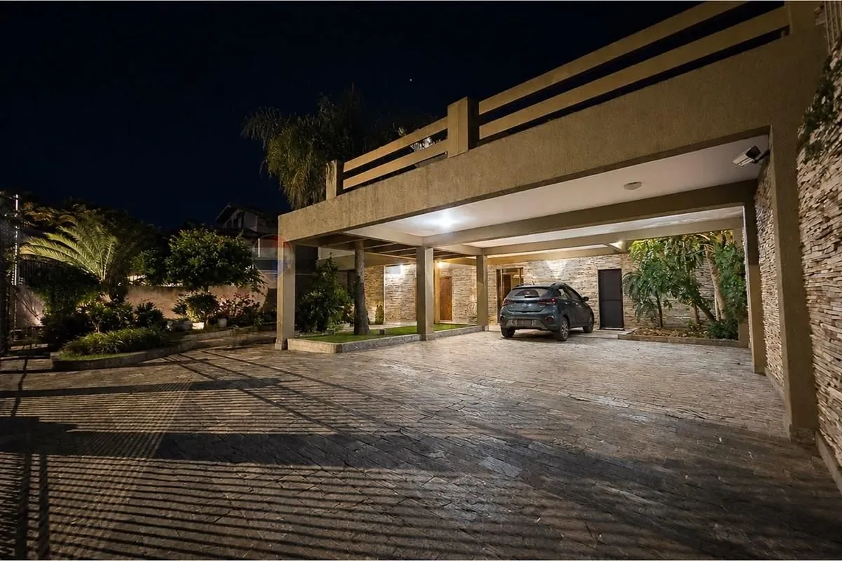 Excelente Casa na SHIS QI 29, Conjunto 13 Lago SulApresentamos esta excelente re...