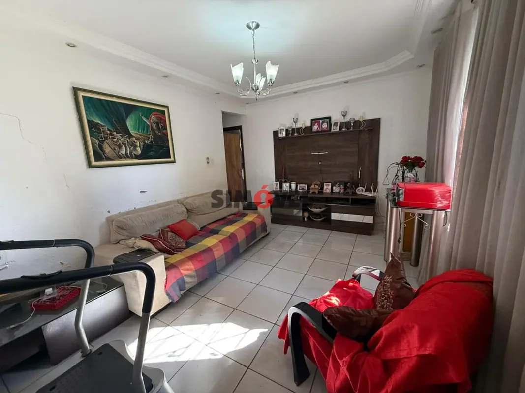 100m², 4 qts, 2 suítes, lote de 1.119m², fácil acesso à EPTG - R$: 1.050.000 Não...