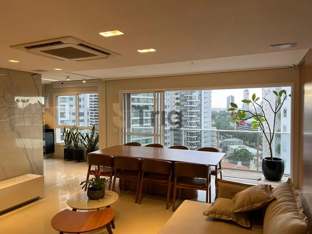 Apartamento de alto padrão localizado na Rua 135, em uma das conexões mais estra...