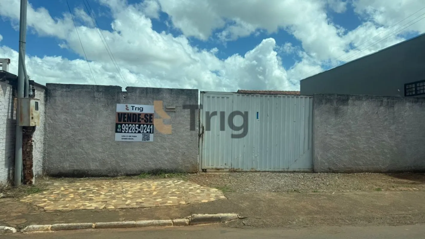 Este lote à venda é uma excelente oportunidade para quem busca investir ou const...