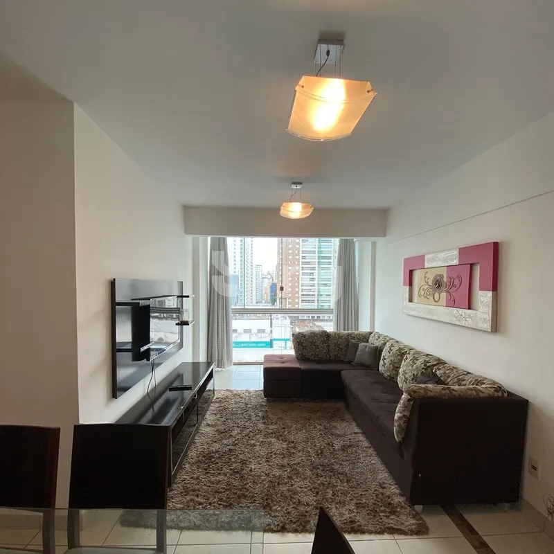 Apartamento mobiliado de 77 m², funcional e bem distribuído, com ambientes bem v...