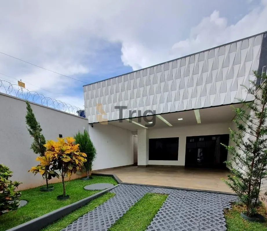 Casa muito bem localizada, com ambientes confortáveis e ótima distribuição inter...