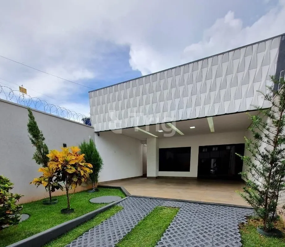 Casa muito bem localizada, com ambientes confortáveis e ótima distribuição inter...