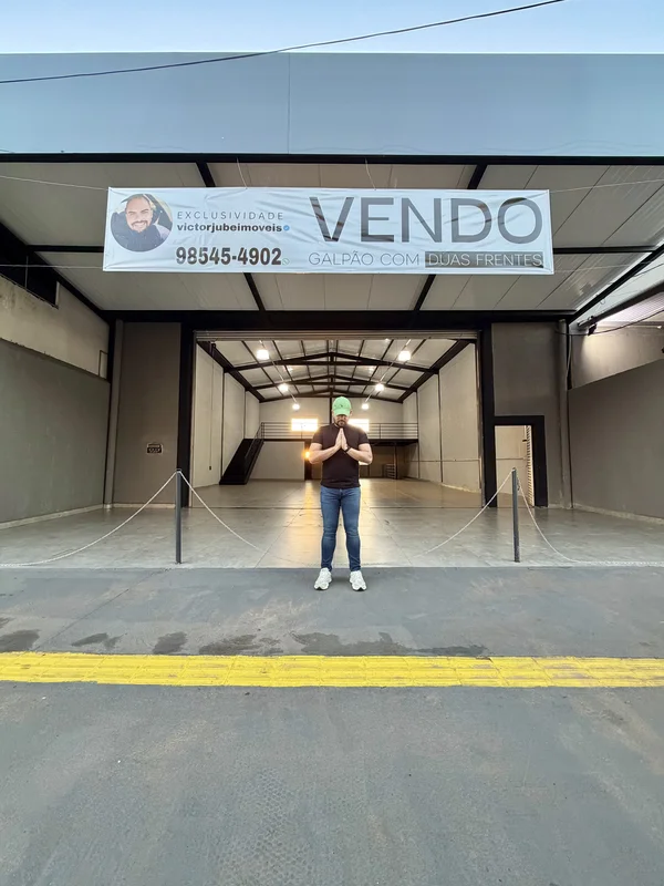 Galpão à venda e recém construído com duas frentes e três pavimentos:1ª Paviment...