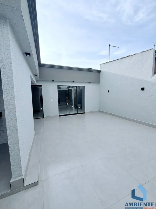 Casa recém reformada na QR 605 – 03 quartos (01 suíte) | Vista livre permanente ...
