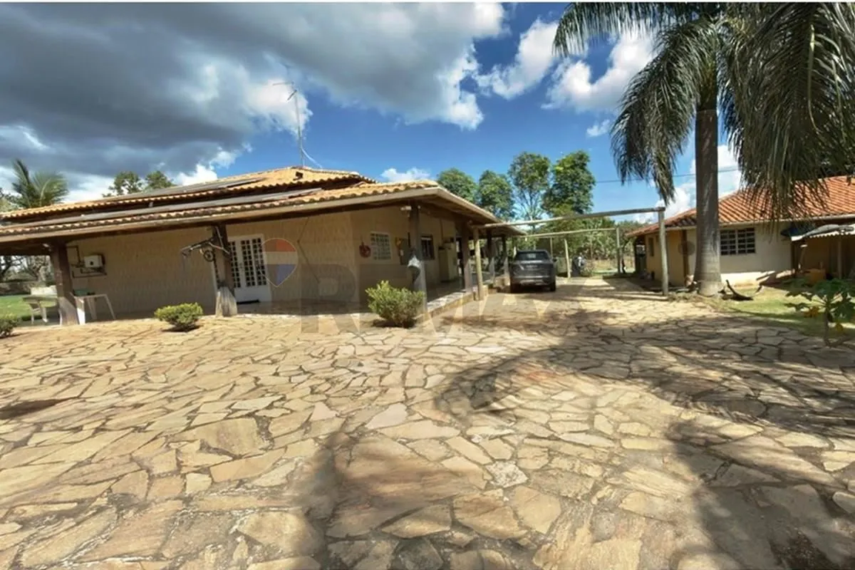 Imagine viver cercado pela natureza, com excelente infraestrutura, abundância de...