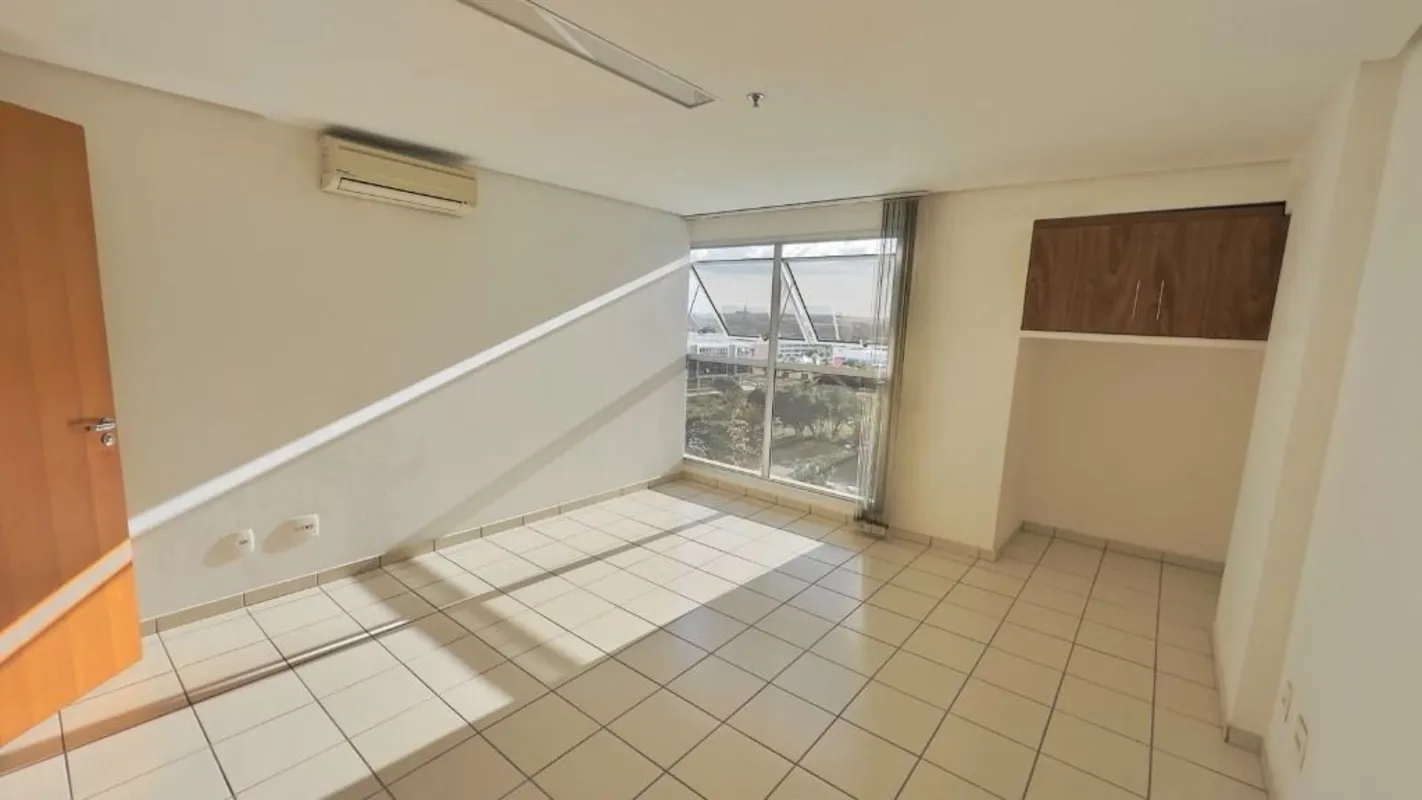 O espaço perfeito para o seu negócio está aqui!Excelente sala comercial à venda ...