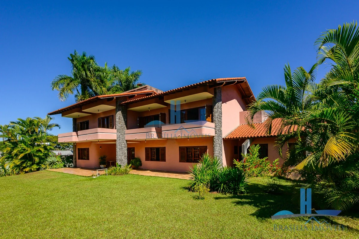 * * * * * BRASÍLIA IMÓVEIS VENDE UMA CLÁSSICA RARA CASA NO BAIRRO LAGO NORTE * *...