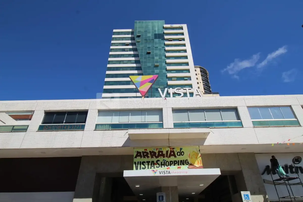LOJA TERREÁ FRENTE PARA PRAÇA PRINCIPAL, AR CONDICIONADO.**Os valores de taxas c...