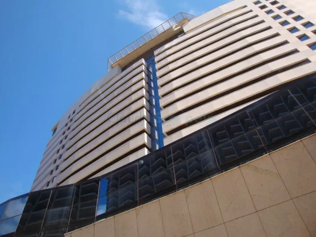 EDIFÍCIO EXECUTIVE OFFICE TOWER!- EXCELENTE SALA COM 34 M2, ANDAR ALTO,- MOBILHA...