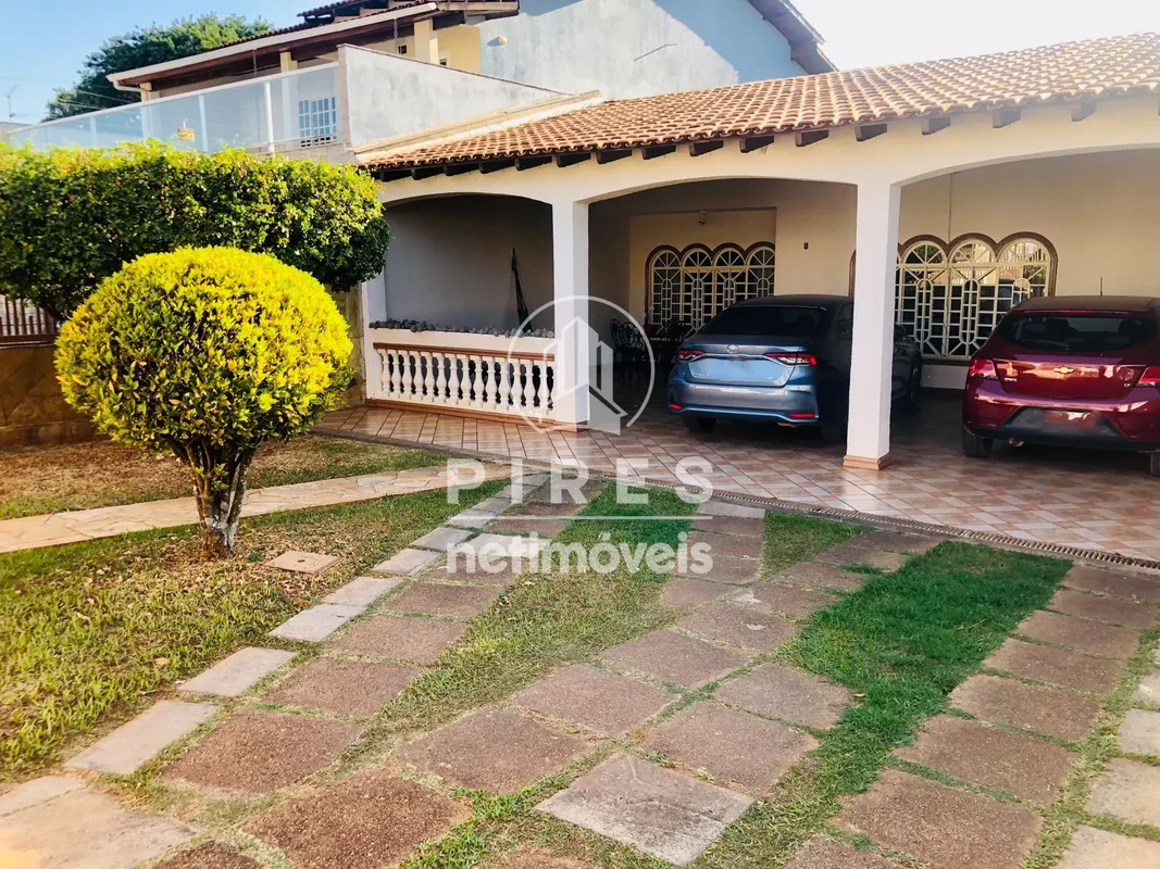 Quadra 10 - Cruzeiro Velho - CASA TERREA- 200m2Localizada em uma das melhores Qu...