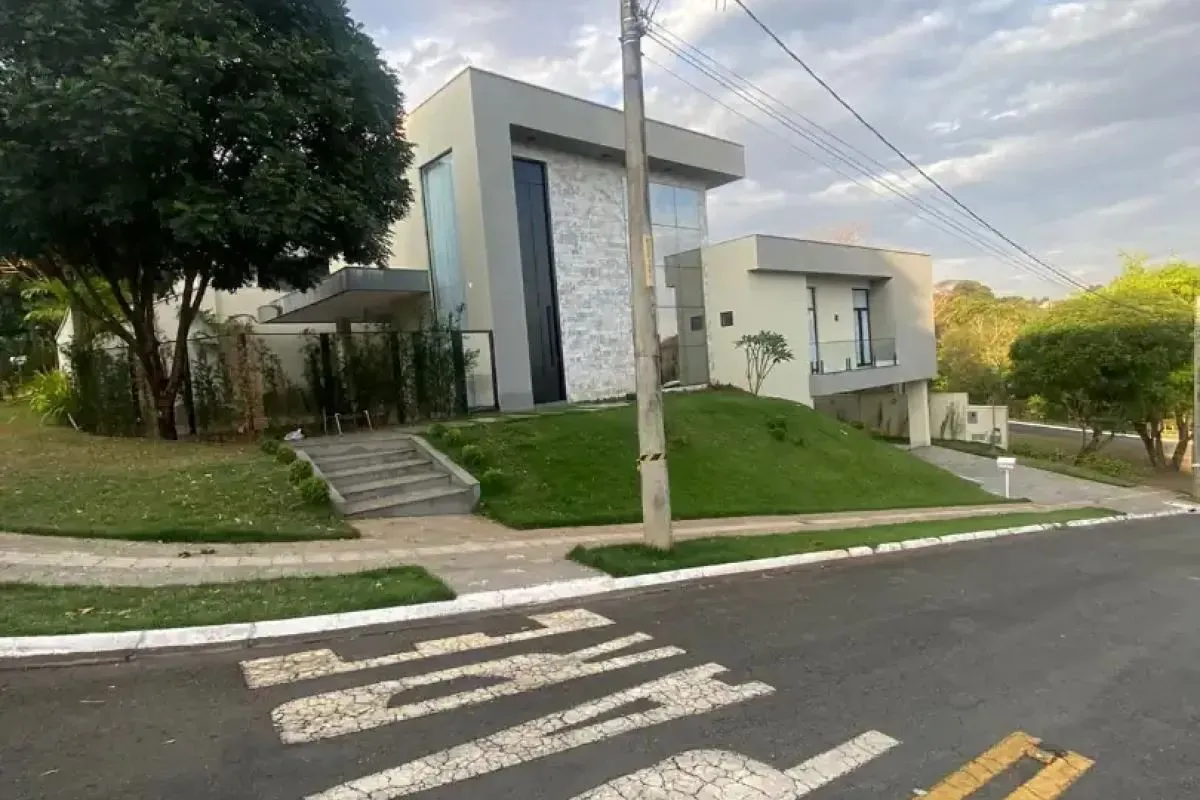 Sobrado Alto Padrão à Venda - Condomínio do Lago | Goiânia - GOValor: R$ 3.200.0...