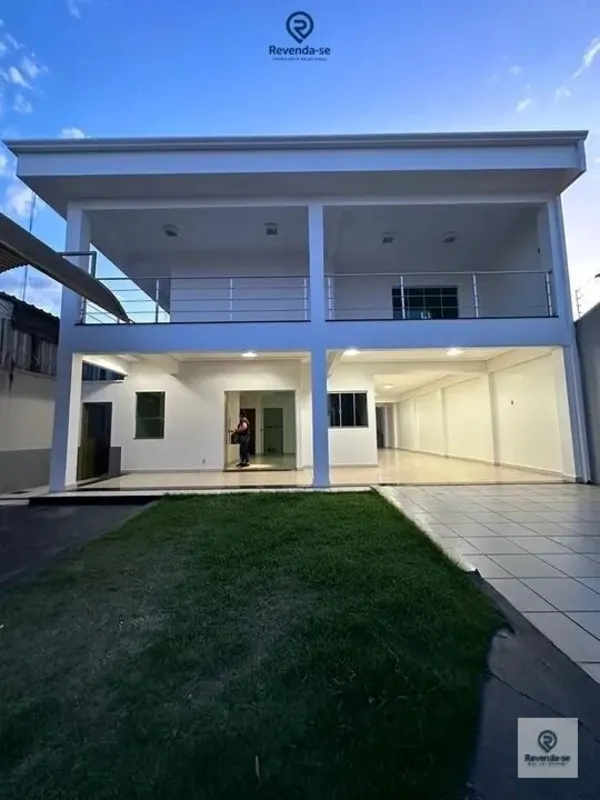 Sobrado de alto padrao localizado Parque Amendoeiras Goiania1º piso contendo: 1 ...