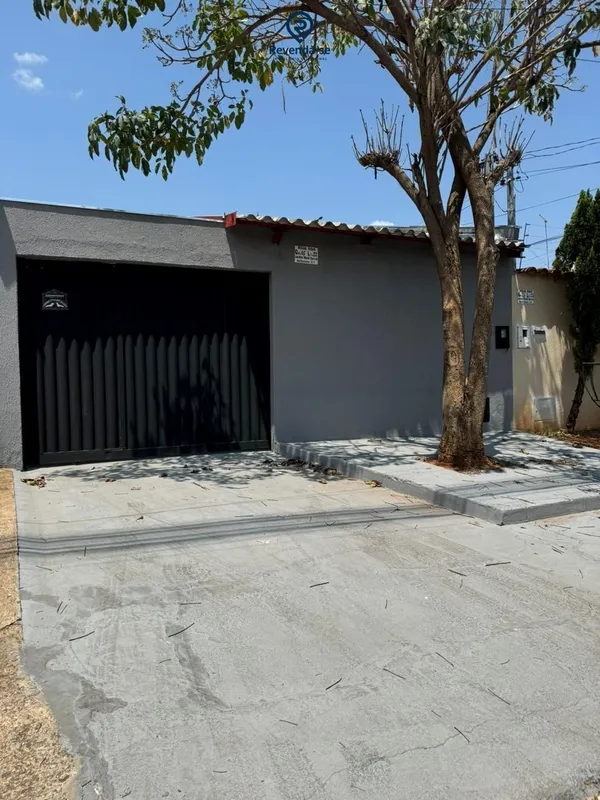 CASA 3/4 QUARTOS - JARDIM MONT SERRATCasa á venda no Jardim Mont Serrat com 3 Qu...