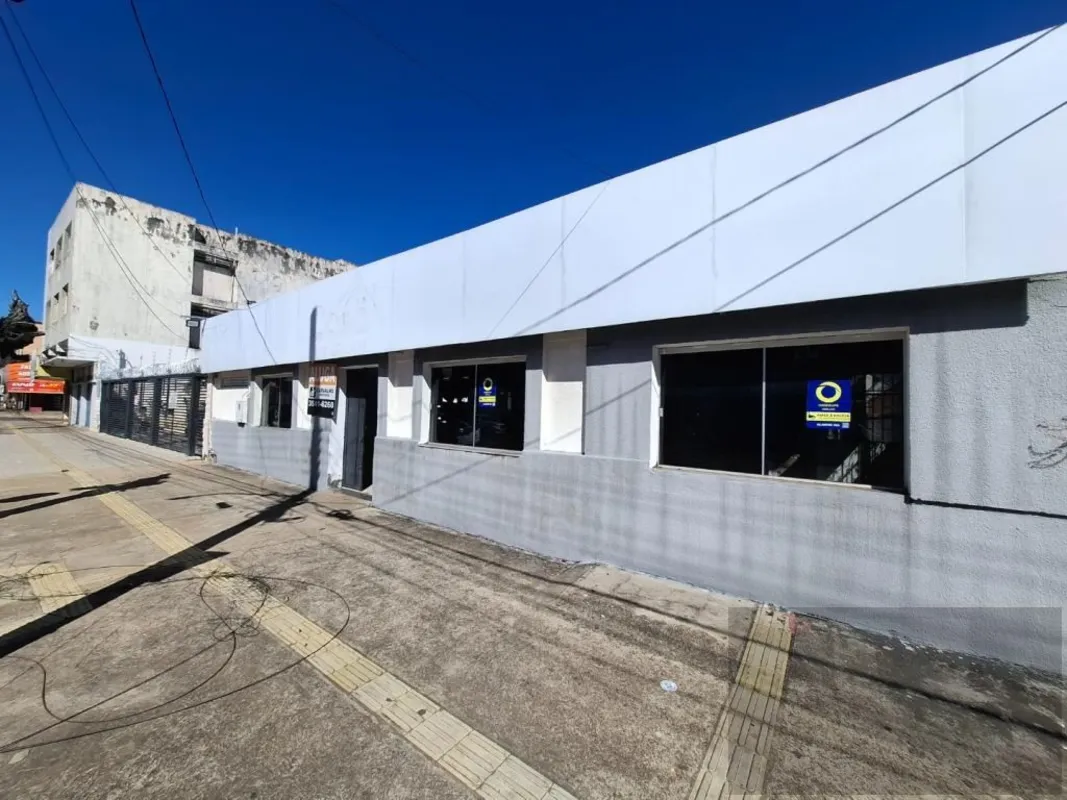 Casa para Aluguel ? Excelente Localização Ampla casa com 220 m² de área construí...