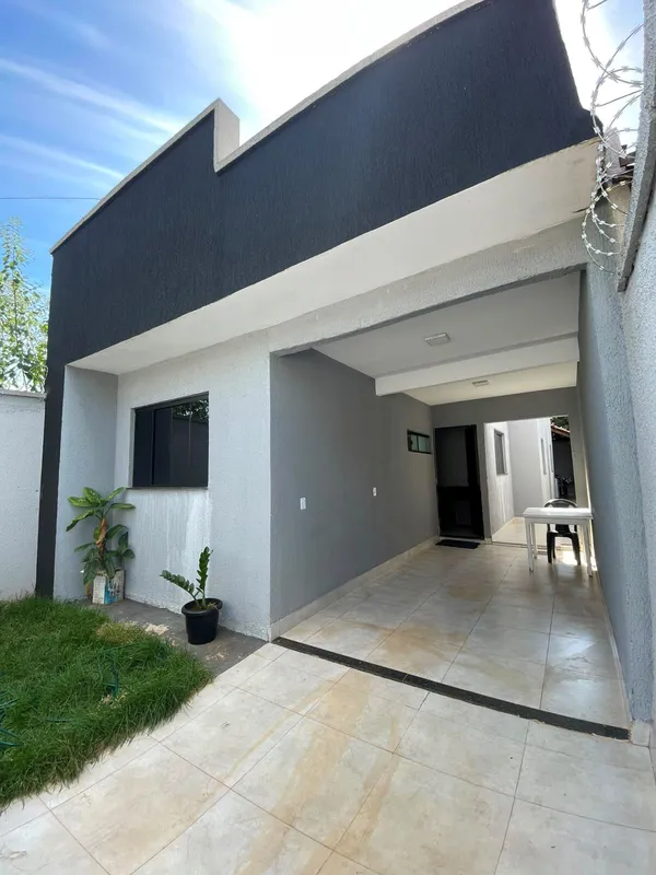 Casa terrea com 3 quartos sendo 1 suiteSala ampla com ledCozinha grande2 vagasLa...