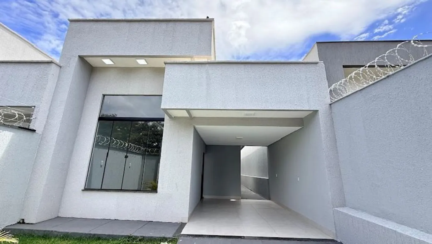 CASA À VENDA | SETOR HELVÉCIA – APARECIDA DE GOIÂNIA• Lote: 270 m²• Área constru...