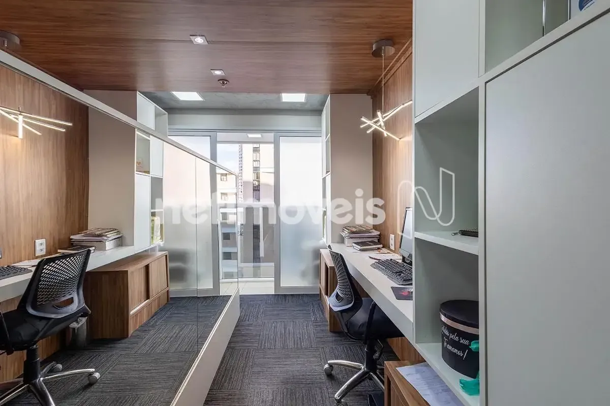 SALA - ESCRITÓRIO - AVENIDA PAU BRASIL - ÁGUAS CLARASLocalizada na Avenida Pau B...