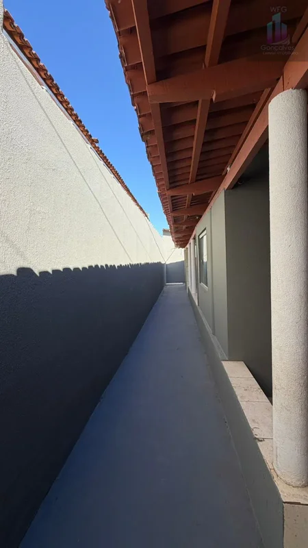 CASA EM LOTE DE 360MTS COM 3 QUARTOS SUITE SETOR GARAVELO 13MINUTOS BURITI SHOPP...