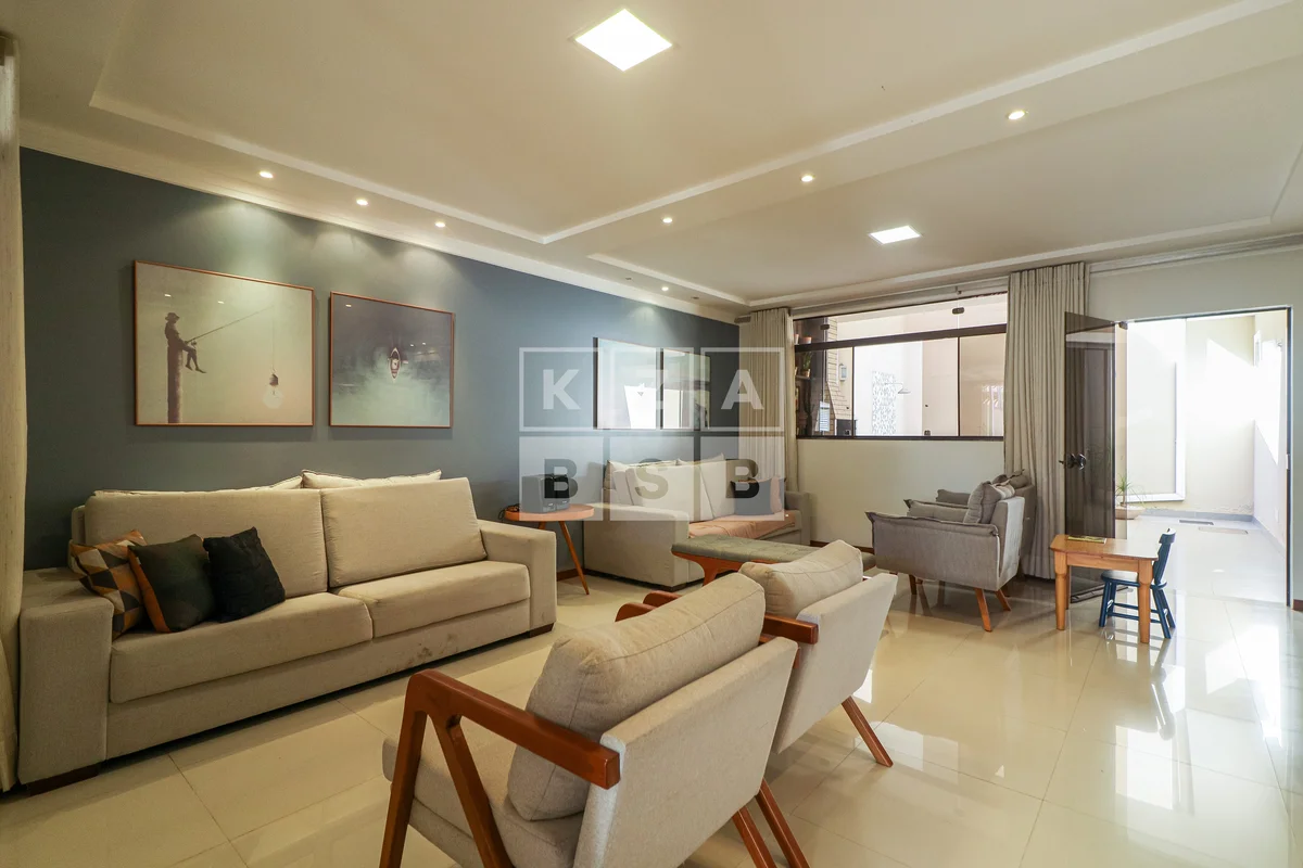 NÃO COMPRE UMA CASA ANTES DE VER ESTA!Ela reúne espaço, sofisticação, conforto e...