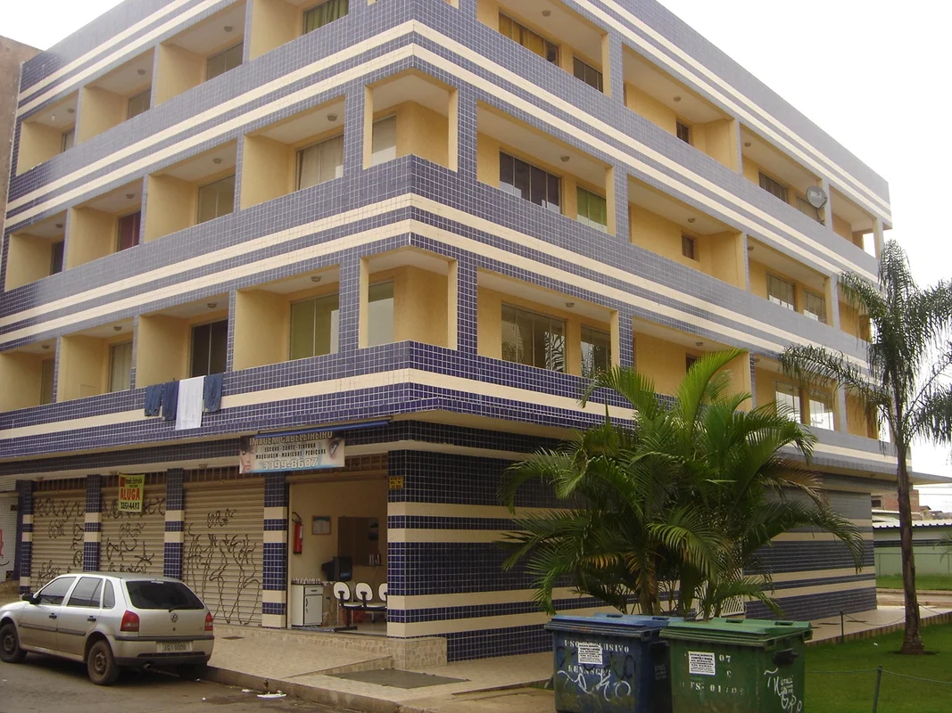 IMOBILIARIA ESTRELA - ALUGA- LOJA COMPOSTA COM VÃO LIVRE E 01 BANHEIRO TRATAR; 3...