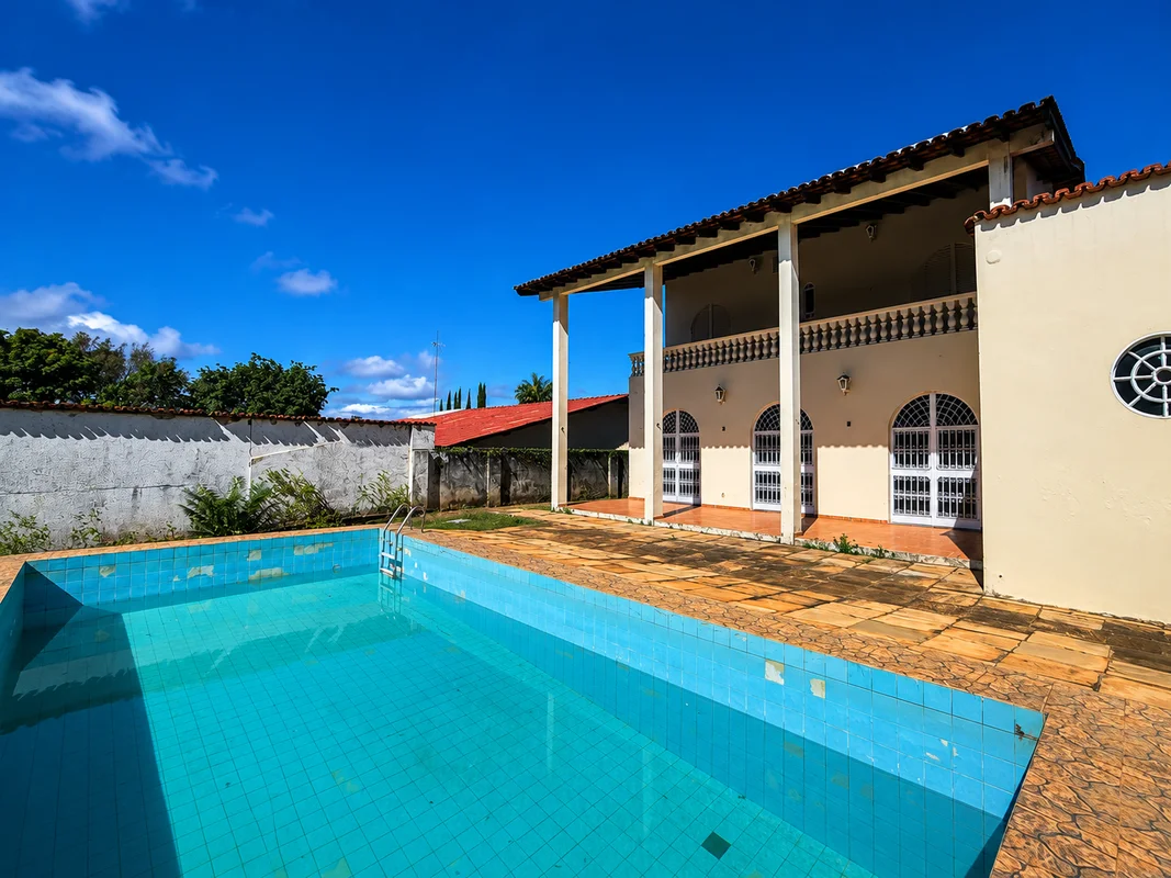 **QL 16 | Lago Sul ??**Uma casa com enorme potencial de valorização em uma das m...