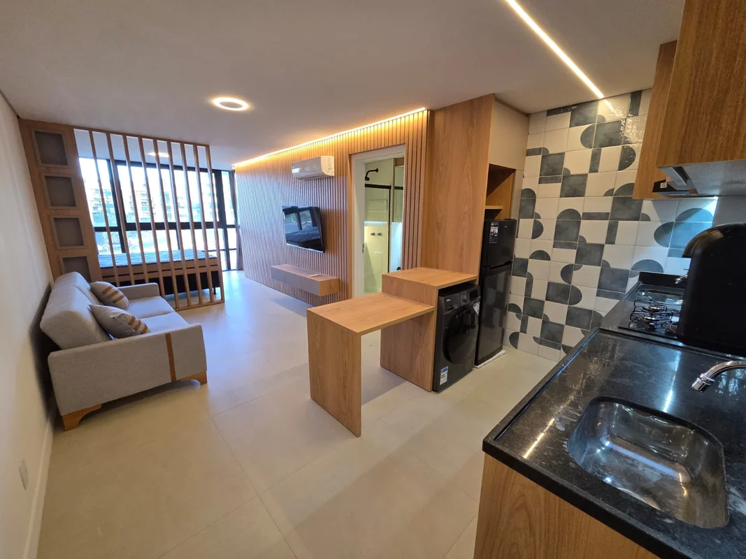 LM Shark Consultoria imobiliária apresenta: Unidade primeira locação, móveis pla...