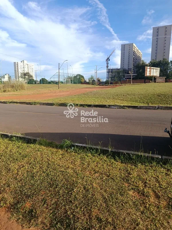 Qn 501 - Lote de 100 m² em ótima localização - Aceita financiamento - Samambaia ...