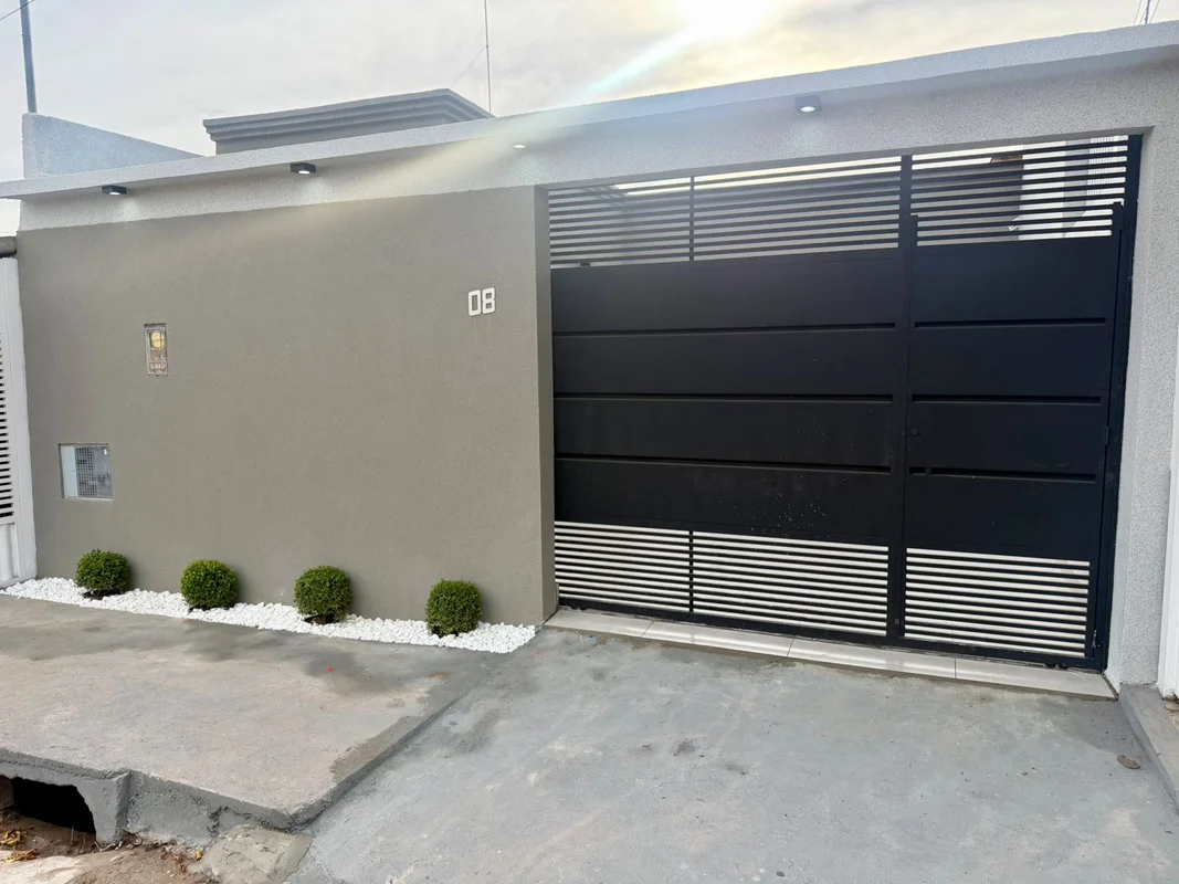 Vendo Casa moderna e sofisticada à venda na 605 da Samambaia!Imóvel com excelent...