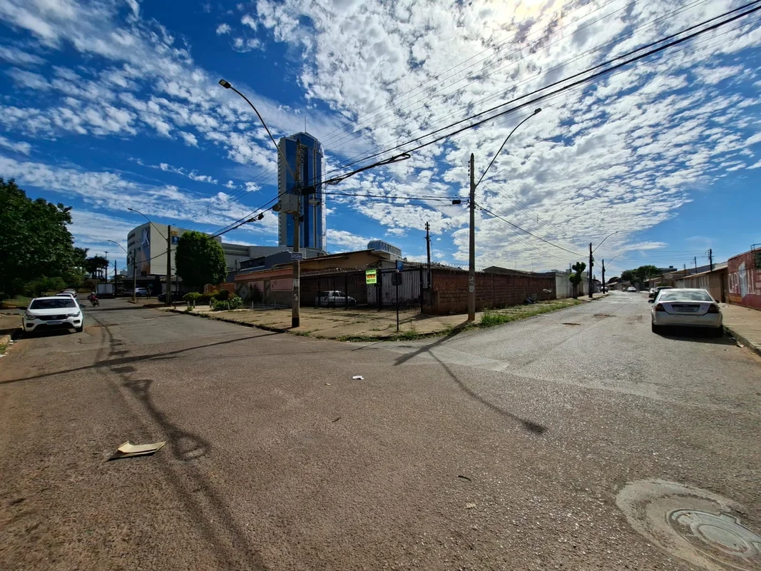 A Pacheco Imobiliária (CRECI 6610) disponibiliza para venda um lote com as segui...