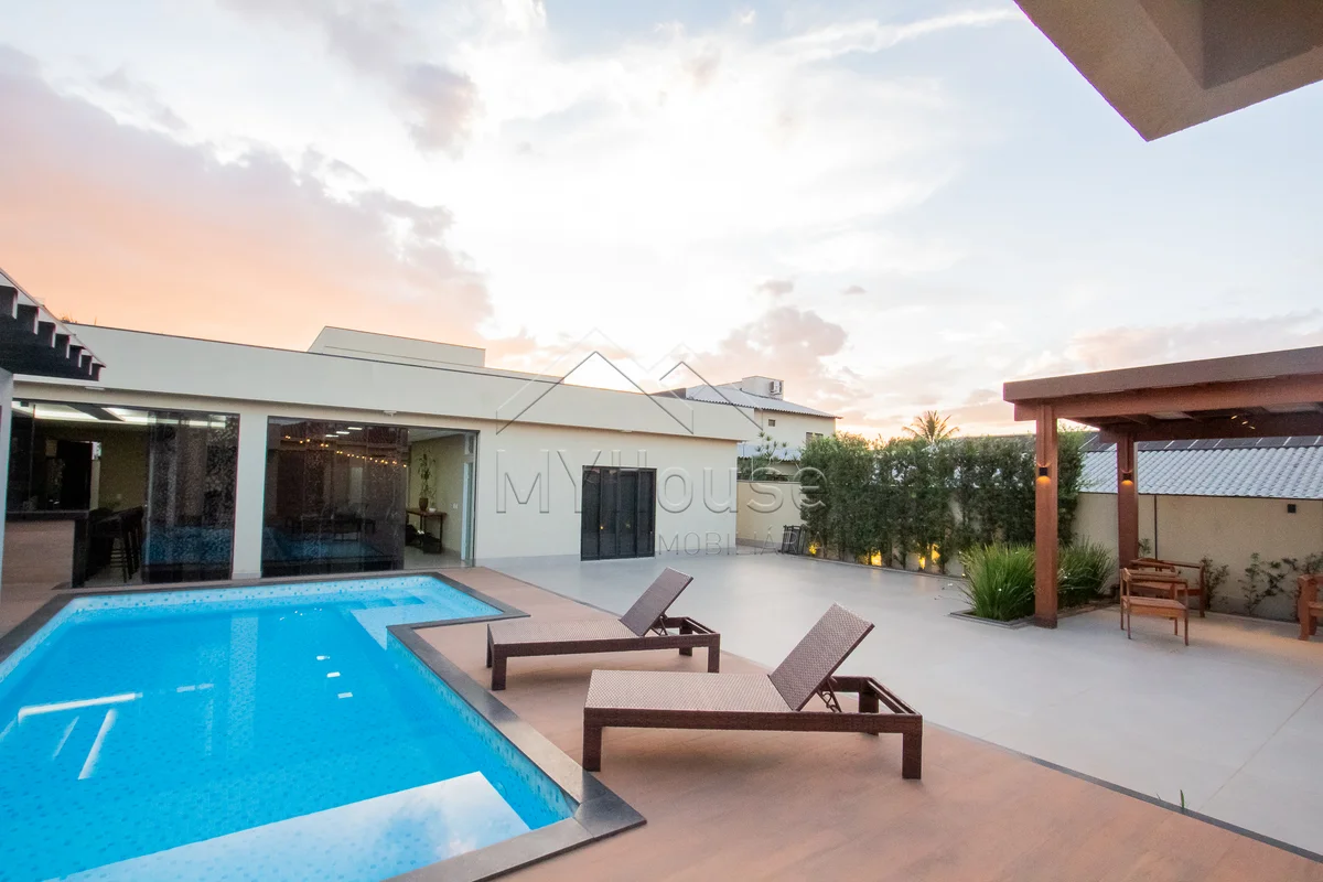 Casa alto padrão e térrea à venda na rua 12 com acesso a estrutural com 800m² de...