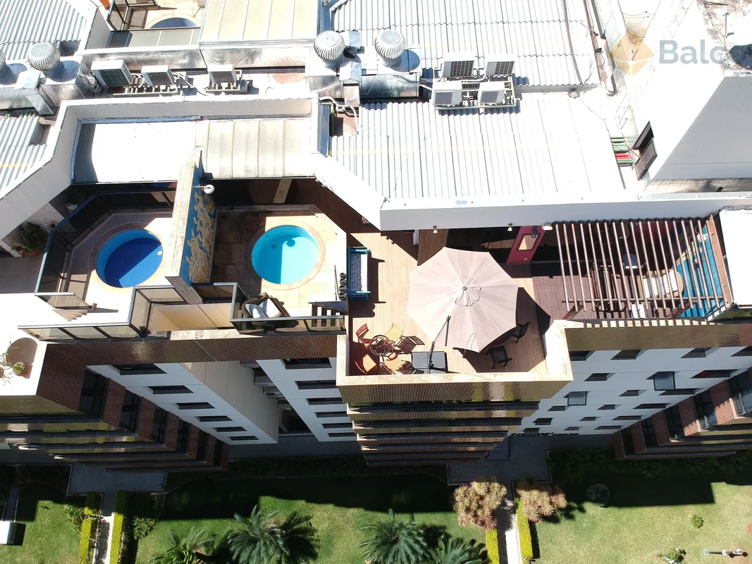 EXCELENTE OPORTUNIDADE NA SQN 303 A VENDACOBERTURA COM VISTA LIVRE2 VAGAS DE GAR...