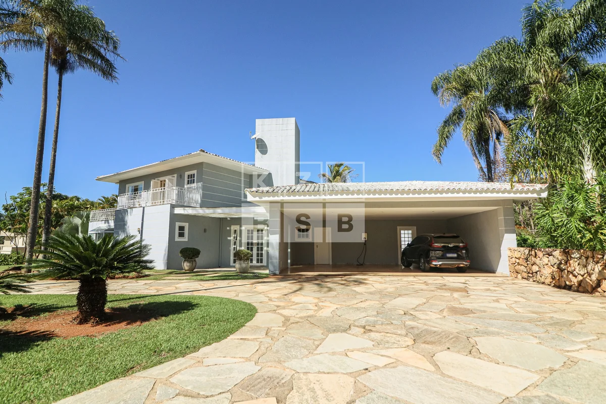 Mais do que uma casa, esta é uma propriedade para quem busca exclusividade, priv...