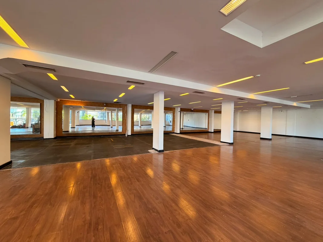 Oportunidade Comercial Exclusiva em Águas Claras !!!.Apresentamos um espaço come...