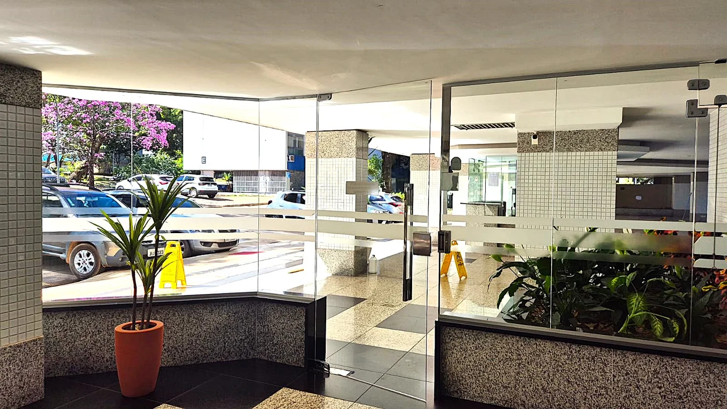 Excelente Apartamento numa Quadra mais que privilegiada da Asa Sul. Próximo de u...